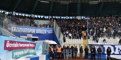 Erzurumspor tribünlerinden anlamlı mesaj: "Ücretsiz taramanı yaptır, yaşam kaliteni artır"