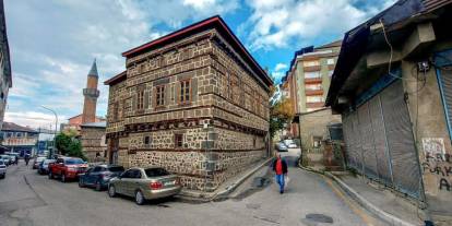 Geleneksel Erzurumevleri'nde tandırevi