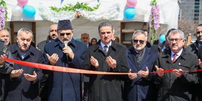 Hayır çarşısı bu kez "İki İnsan Bir Hayat" için açıldı