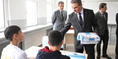 Vali Baruş, lise öğrencileriyle buluştu