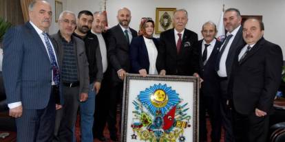 ESOB Başkanı Fırat’a ‘Osmanlı devlet arması’