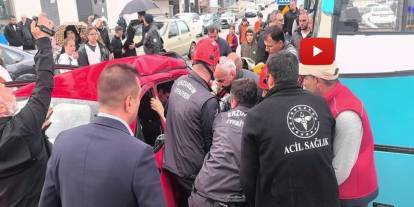 Halk otobüsü ile otomobil çarpıştı: 4 yaralı