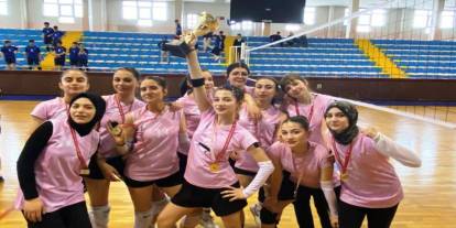 Tevfik İleri Anadolu Lisesi şampiyon oldu