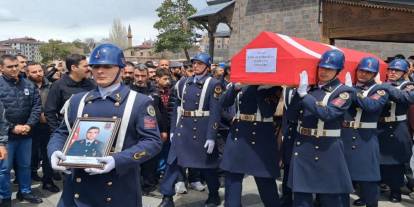 Uzman Çavuş Emrah Türkoğlu, son yolculuğuna uğurlandı