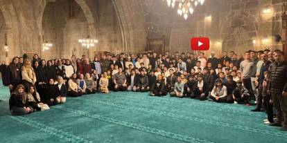 Her hafta cami ziyaretleriyle 100'üncü camide yatsı namazı kıldılar
