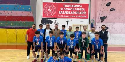 Ahmet Hamdi Tanpınar ortaokulunun futsal başarısı