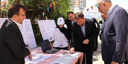 Yıl sonu sergisi şenliğe döndü