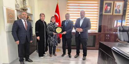 Emekli öğretmenden örnek bağış