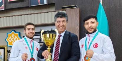 Başkan Sertoğlu, Başarılı Kickboks Sporcularını Tebrik Etti