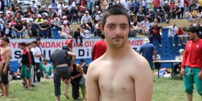 Akdağ Karakucak Güreşleri'nin gönüllerin şampiyonu oldu