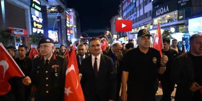 Erzurum'da 107. yıllık coşku fener alayı ile renklendi
