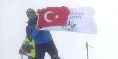 ETÜ bayrağı zirvede